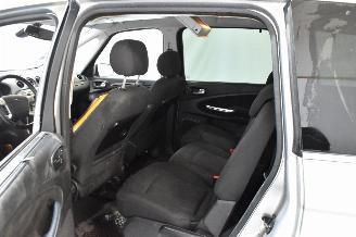 Ford Galaxy 2.3-16V Ghia picture 17