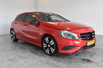 Unfallwagen Mercedes A-klasse 180 Ambition 2013/1