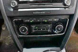 Skoda Superb 1.6 TDI Champs Elys. picture 35