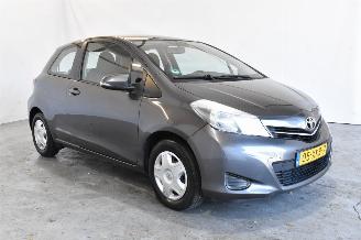 škoda osobní automobily Toyota Yaris 1.0 VVT-i Aspiration 2012/6