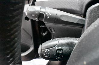 Peugeot 208 1.2 PureT. Signature picture 30