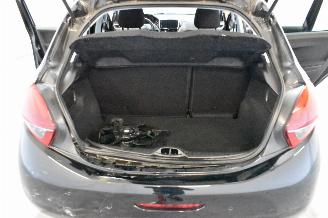 Peugeot 208 1.2 PureT. Signature picture 22