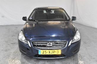 Volvo V-60 1.6 T3 Momentum picture 2