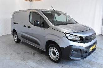 krockskadad bil bedrijf Opel Combo 1.5 BlueHDi 130 Senamp;S 2024/10