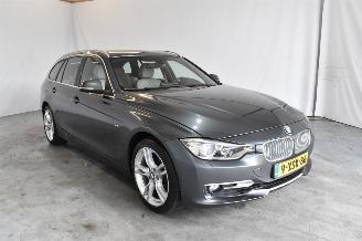 krockskadad bil auto BMW 3-serie 320i High Executive 2014/11