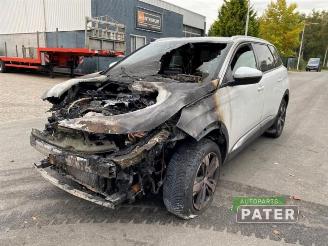 demontáž osobní automobily Peugeot 5008 5008 II (M4/MC/MJ/MR), MPV, 2016 / 2024 1.2 12V e-THP PureTech 130 2021/8