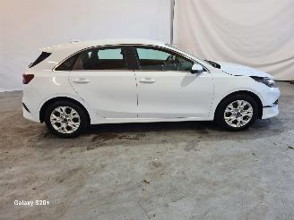 Kia Ceed 1.5 T-GDi DynamicLine. picture 8