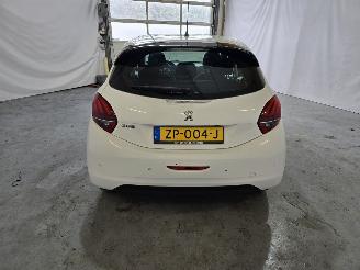Peugeot 208 1.2 PureT. BL Active picture 6