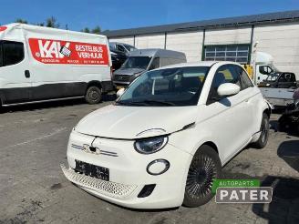 Autoverwertung Fiat 500E 500e (332), Hatchback, 2020 42 kWh 3+1 2022/5