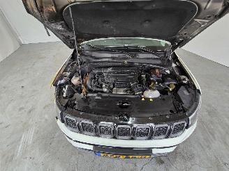 Jeep Compass 4xe 240 Hybrid Summit picture 16