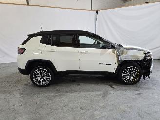 Jeep Compass 4xe 240 Hybrid Summit picture 9