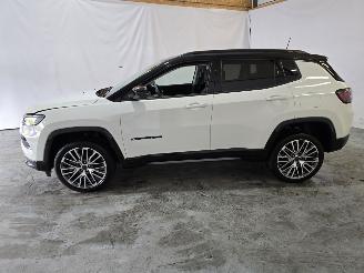 Jeep Compass 4xe 240 Hybrid Summit picture 4