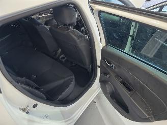 Renault Clio 1.5 dCi Nightenamp;Day picture 17