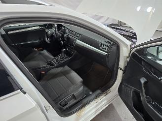 Skoda Superb 1.6 TDI Ambition Bns picture 22