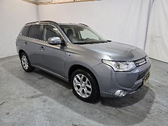 škoda osobní automobily Mitsubishi Outlander 2.0 PHEV Business Ed 2014/8