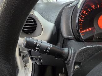 Peugeot 108 1.0 e-VTi Blue Lion picture 21