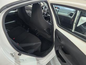 Peugeot 108 1.0 e-VTi Blue Lion picture 14