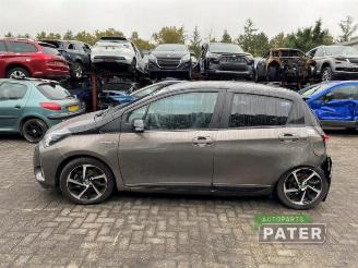 Toyota Yaris Yaris III (P13), Hatchback, 2010 / 2020 1.5 16V Hybrid picture 8