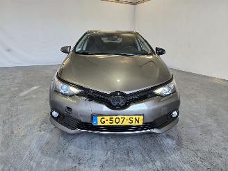 Toyota Auris 1.8 Hybrid Dynamic Ultimate picture 2