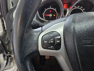 Ford Fiesta 1.6 TDCi Titanium picture 28