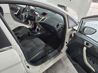 Ford Fiesta 1.6 TDCi Titanium picture 15