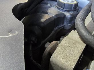 Land Rover Discovery Sport 2.0 TD4 HSE picture 14