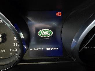Land Rover Discovery Sport 2.0 TD4 HSE picture 24