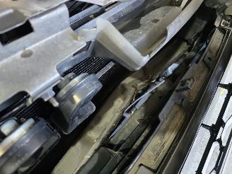 Land Rover Discovery Sport 2.0 TD4 HSE picture 13