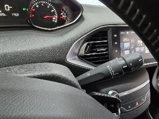 Peugeot 308 SW 1.2 PureT.Blue L. Ex picture 24