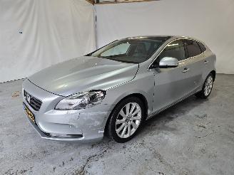 Volvo V-40 1.6 D2 R-Design picture 3