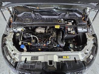 Land Rover Discovery Sport 2.0 TD4 HSE picture 10