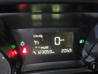 Peugeot 308 1.2 PureTech Style picture 23