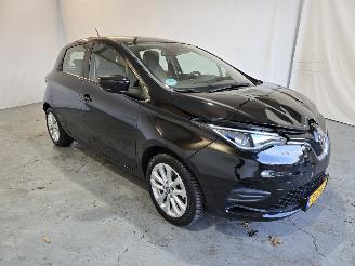 Damaged car Renault Zoé  2020/3