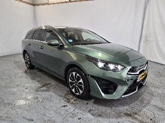 uszkodzony samochody osobowe Kia Ceed 1.6 GDI PHEV DynamicPlusLine 2024/2