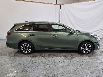 Kia Ceed 1.6 GDI PHEV DynamicPlusLine picture 8