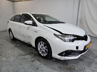 krockskadad bil auto Toyota Auris 1.8 Hybr. Aspiration 2015/9