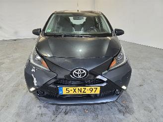 Toyota Aygo 1.0 VVT-i x-play picture 2