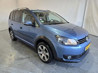 Schadeauto Volkswagen Touran 1.4 TSI Cross 2011/10