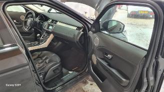 Land Rover Range Rover Evoque 2.2 eD4 2WD Pure picture 17