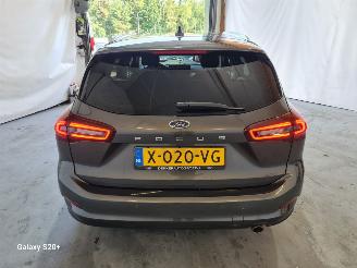 Ford Focus 1.0 EBH Titanium picture 6