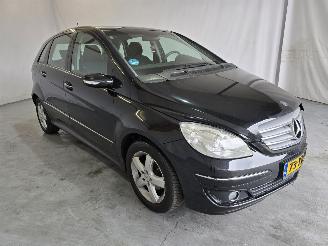 skadebil auto Mercedes B-klasse 150 2007/3