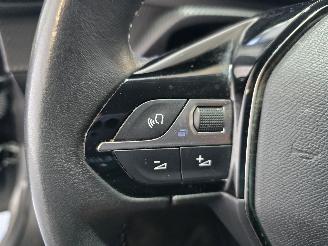 Peugeot 208 1.2 PureTech Allure Pack picture 27