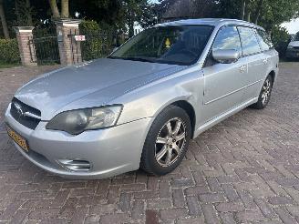 uszkodzony samochody osobowe Subaru Legacy Touring Wagon 2.0 AWD 2005/7