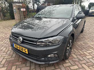 uszkodzony samochody osobowe Volkswagen Polo 1.0 MPI Comfortline Business 2018/7