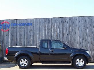 Nissan Navara 2.5 DCi 4X4 Kingcab Airco 2-Persoons Trekhaak 128KW Euro 4 picture 4