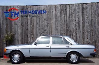 skadebil auto Mercedes 200-300D 300D W123 Schuifdak Radio Trekhaak 65KW 1984/3