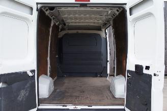 Peugeot Boxer 2.2 HDi L2H2 Airco Cruise 3-Persoons Trekhaak 96KW Euro 5 picture 8