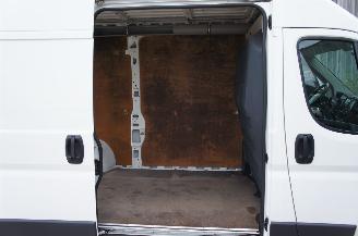 Peugeot Boxer 2.2 HDi L2H2 Airco Cruise 3-Persoons Trekhaak 96KW Euro 5 picture 9