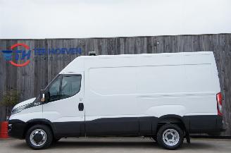 Schadeauto Iveco Daily 35C14 2.3 HPi L3H2 Airco Cruise Automaat 100KW Euro 6 2018/2