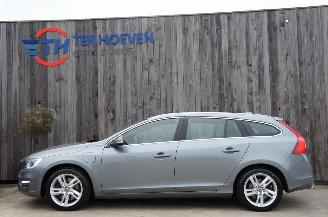 Voiture accidenté Volvo V-60 2.4 Twin Engine Hybrid D6 AWD Summum Harman Kardon Trekhaak 212KW 2016/9